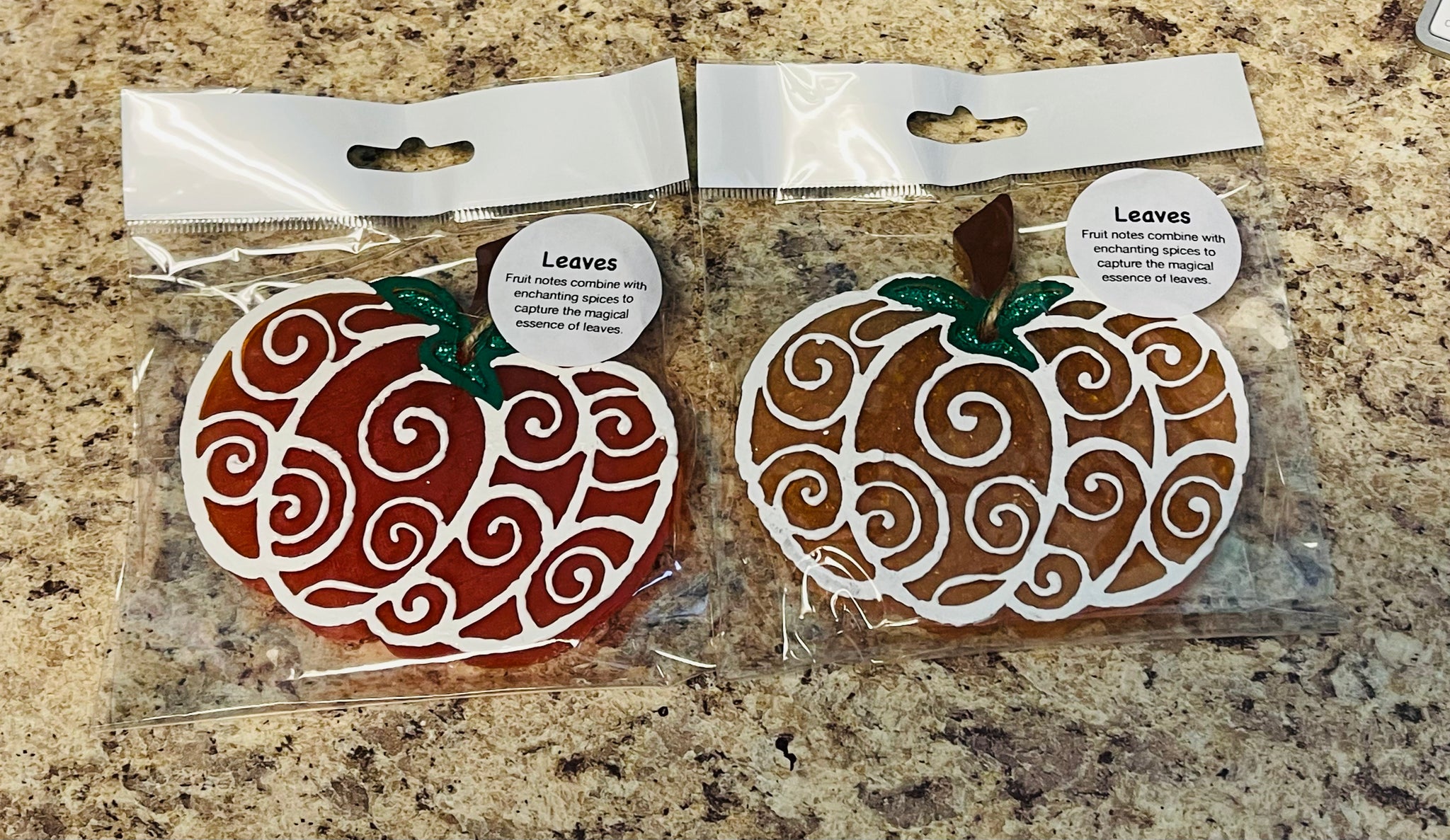 Swirl pumpkin leaves car scent