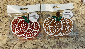 Swirl pumpkin leaves car scent