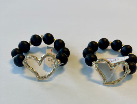 Black bead heart bracelet